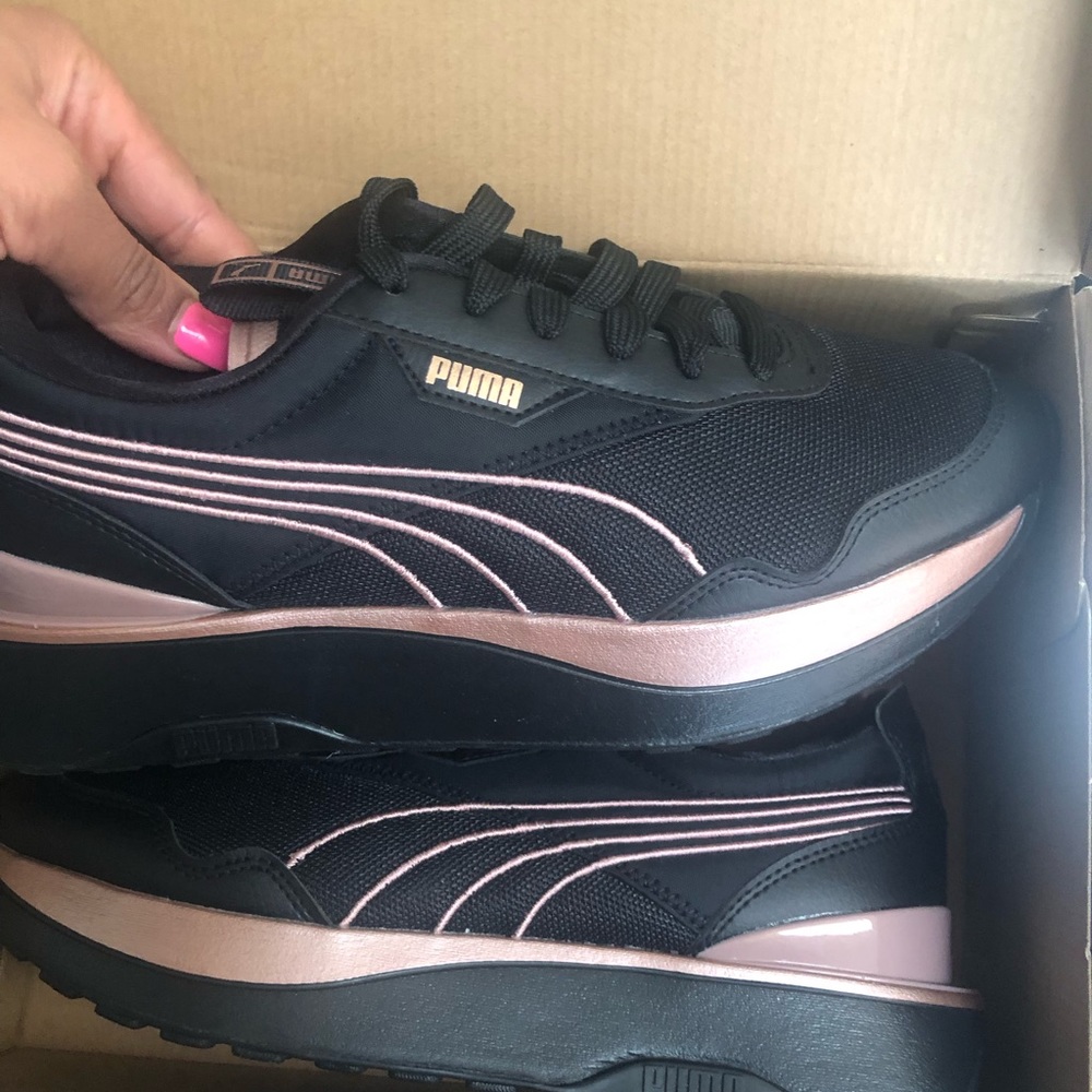 Puma Womens Cruise Rider Metal Sneakers